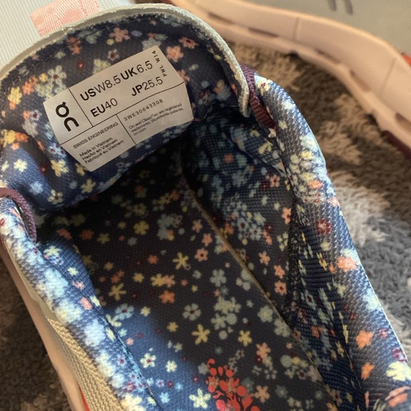 FP Movement x On Cloudnova Form 2 Sneakers - Picture 10 of 12